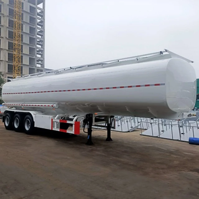 3 axlar 45000 liter bränsletanksläp leverantör