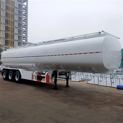 3 axlar 45000 liter bränsletanksläp leverantör