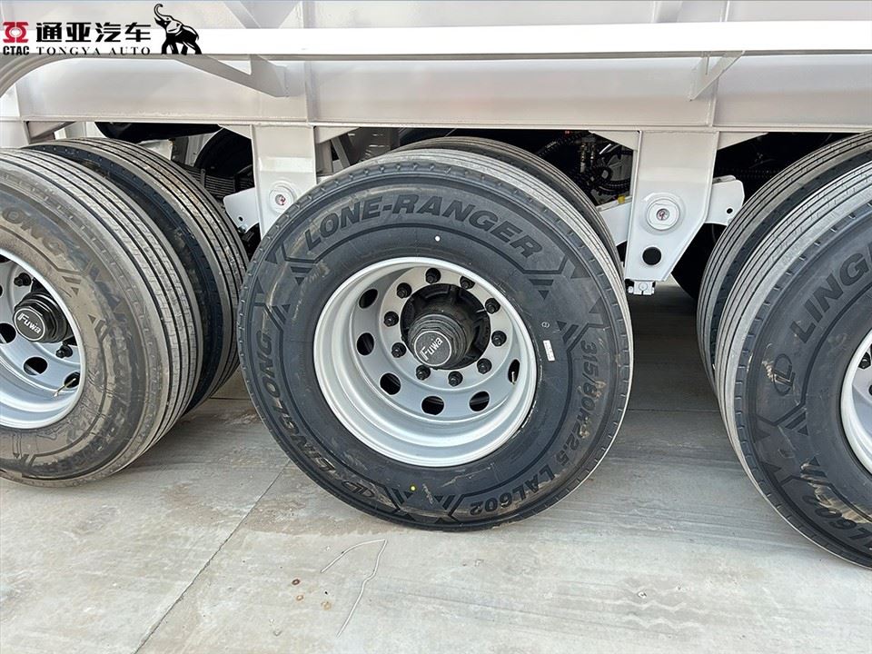 3 Axle 36T Fuel Tanker Semi Trailer high quality