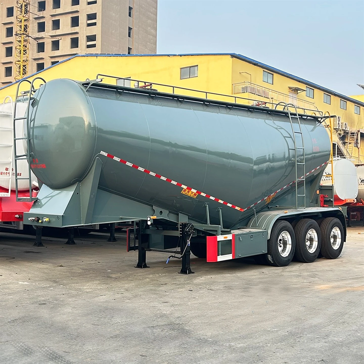 Bulk Cement Tanker Semi Trailer För Pulver